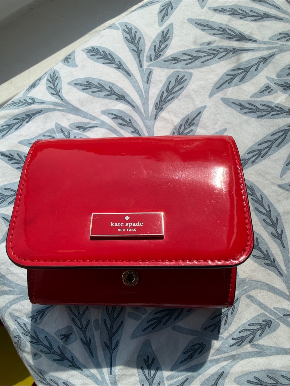 kate spade red patent compact crossbody wallet